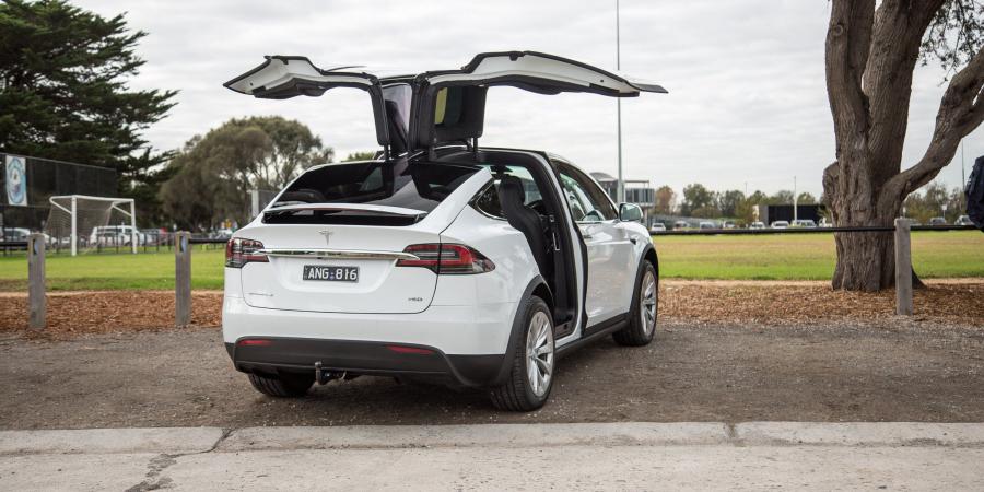  Tesla Model X 75D 2017 года  (AU) (фото 7 из 17)